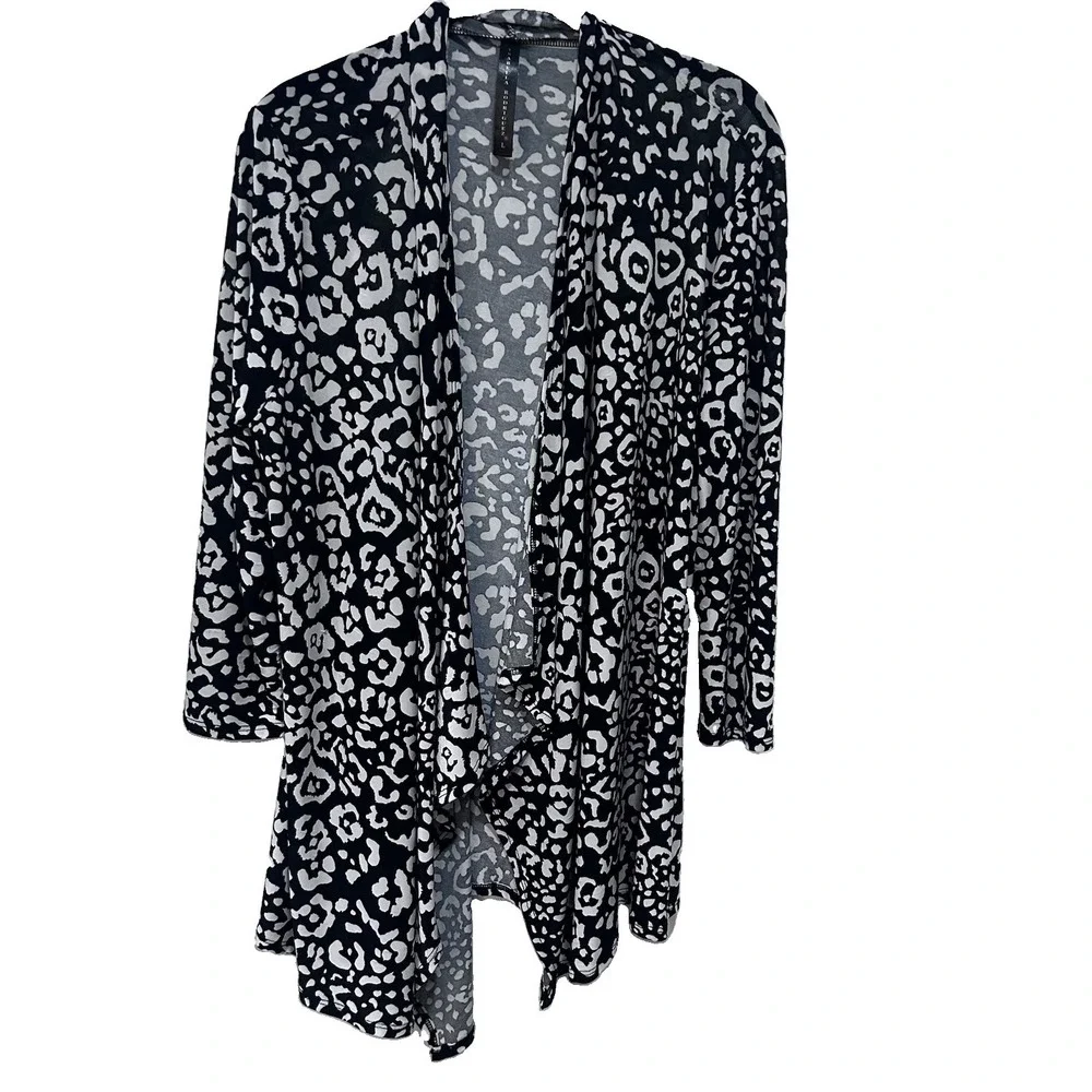 Isabella Rodriguez L Black White Print Open Front Swing Cardigan Waterfall Hem